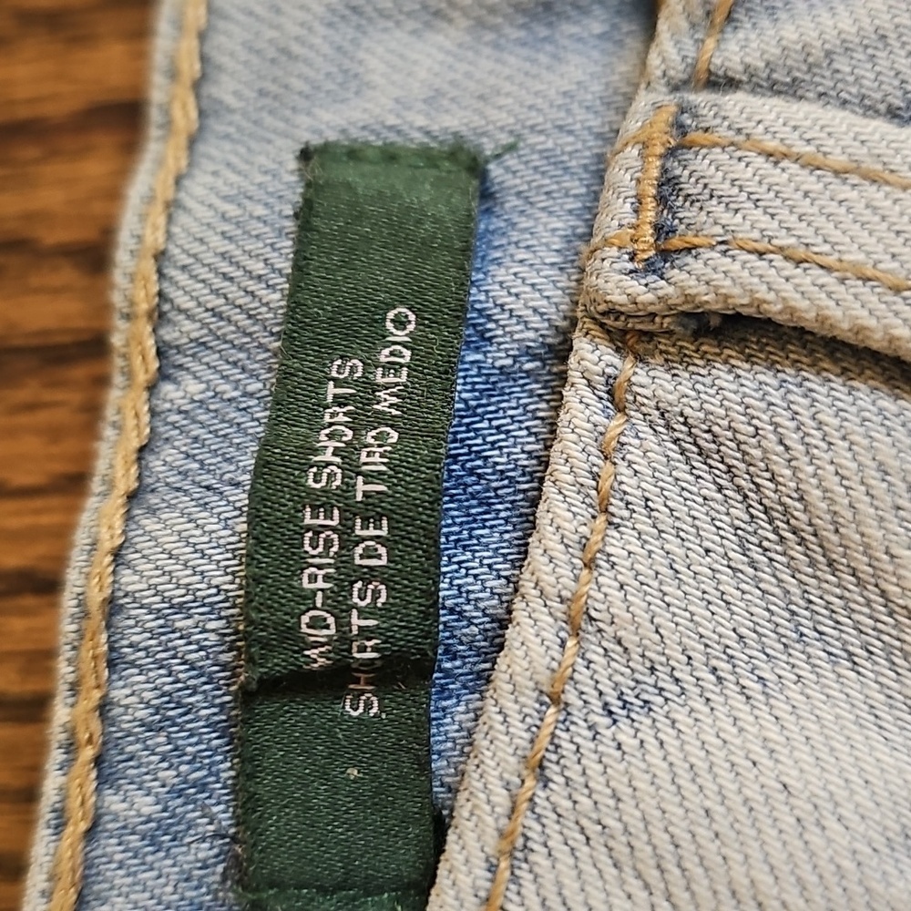 Wild Fable Light Blue Distressed Mid Rise Jean Shorts Size 4 - Picture 3 of 12